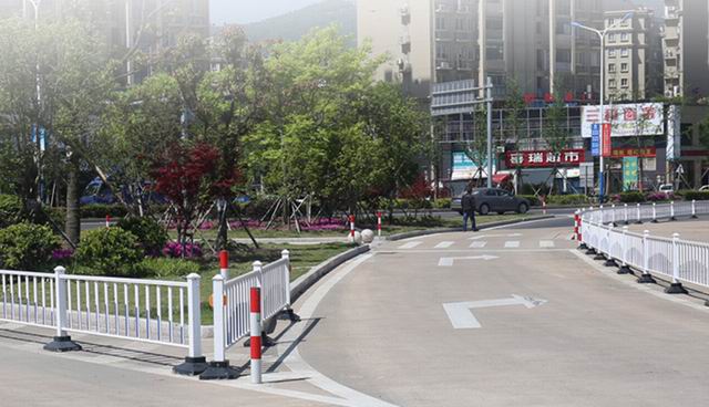 市政護(hù)欄.jpg