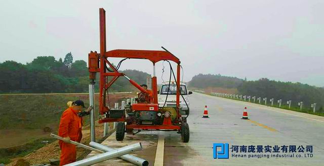 公路波形護(hù)欄安裝流程.jpg
