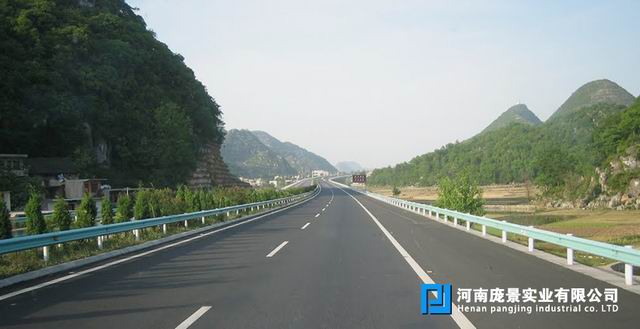 高速公路波形護欄板.jpg
