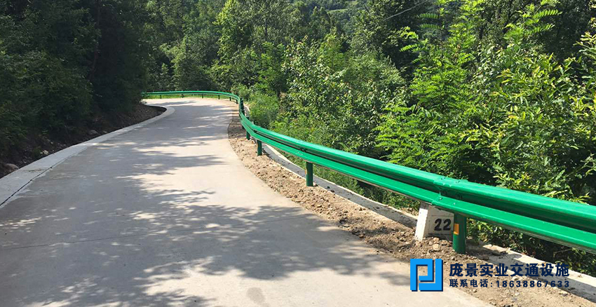 農(nóng)村公路護欄.jpg
