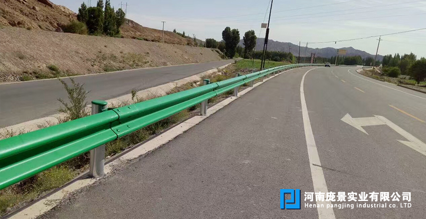 波形護(hù)欄表面處理方式哪種好.jpg