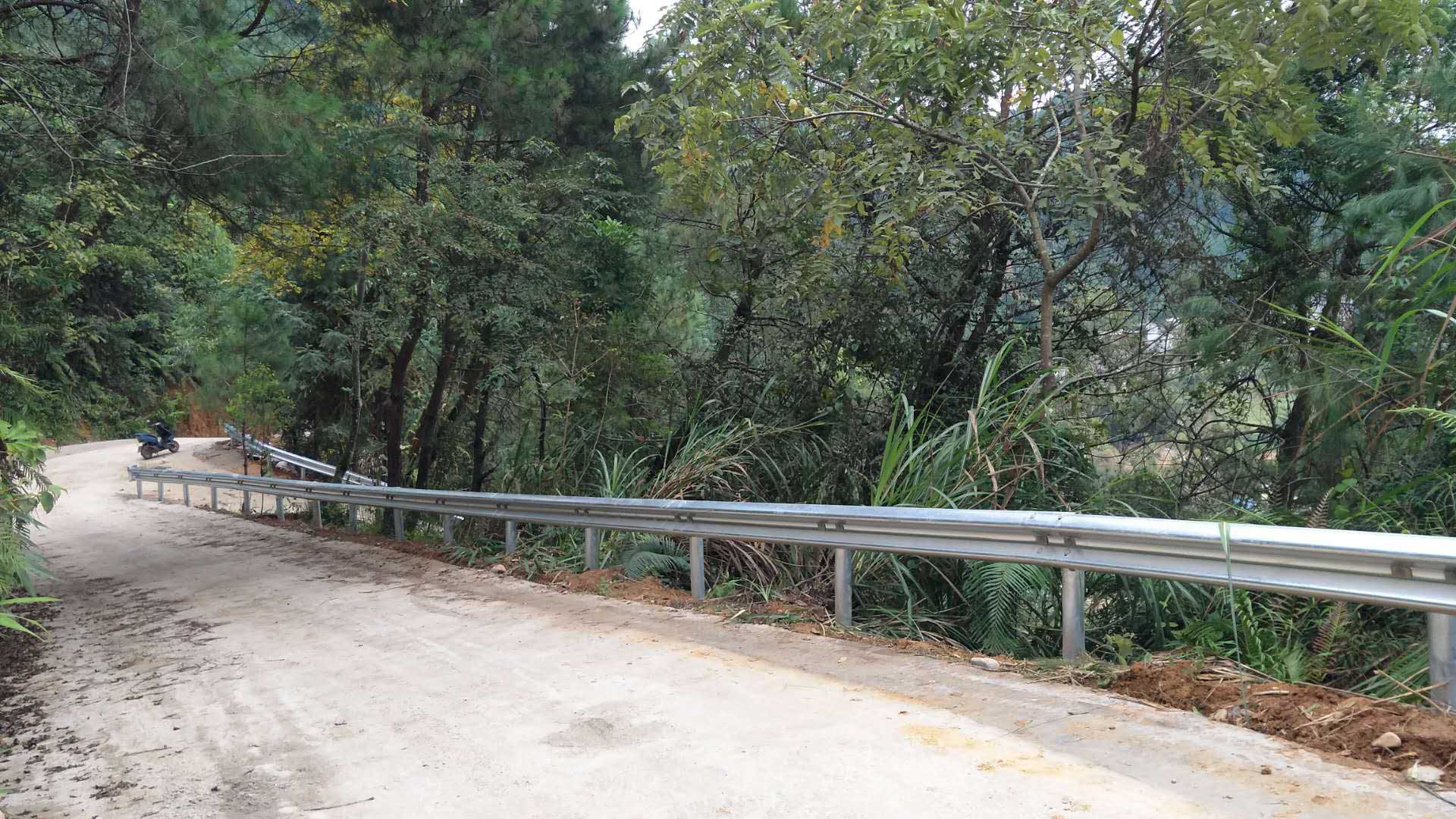 波形護(hù)欄.jpg
