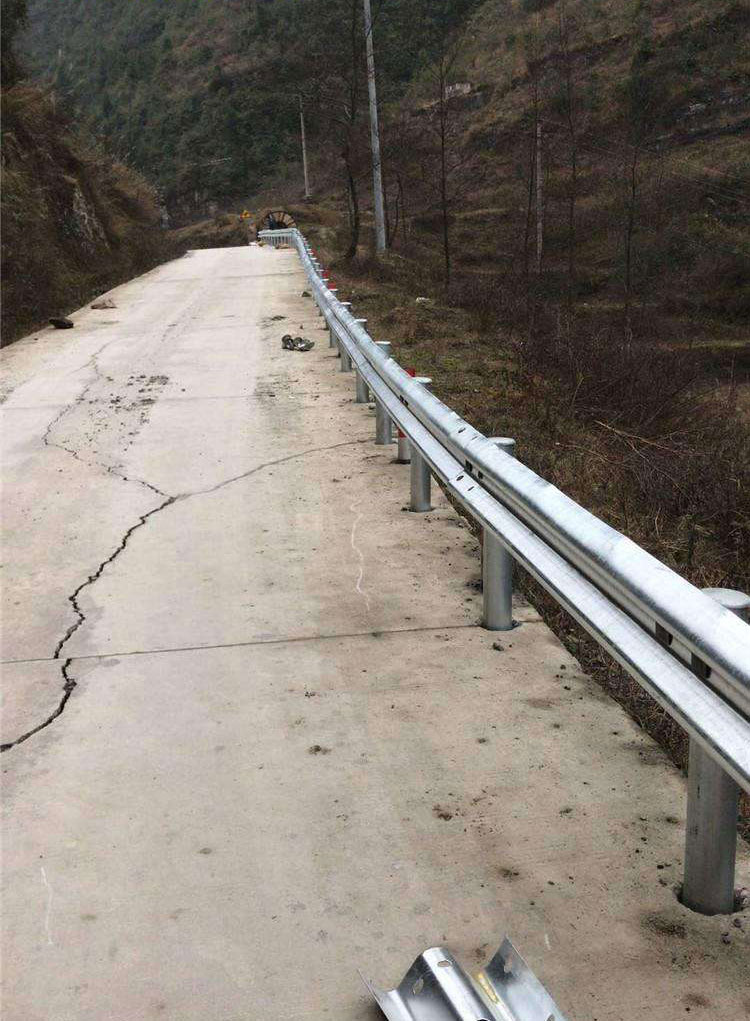 波形護(hù)欄3.jpg