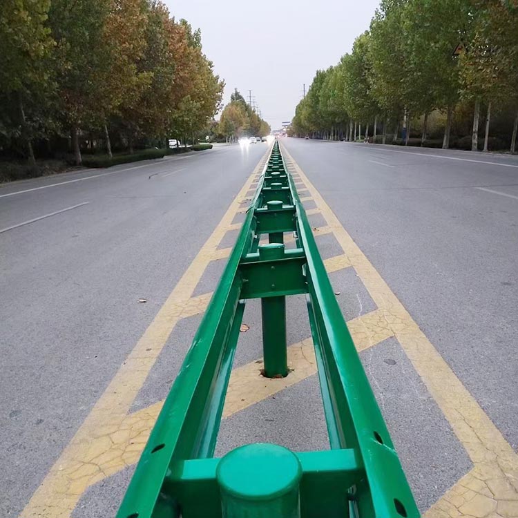 中分帶護欄9.jpg