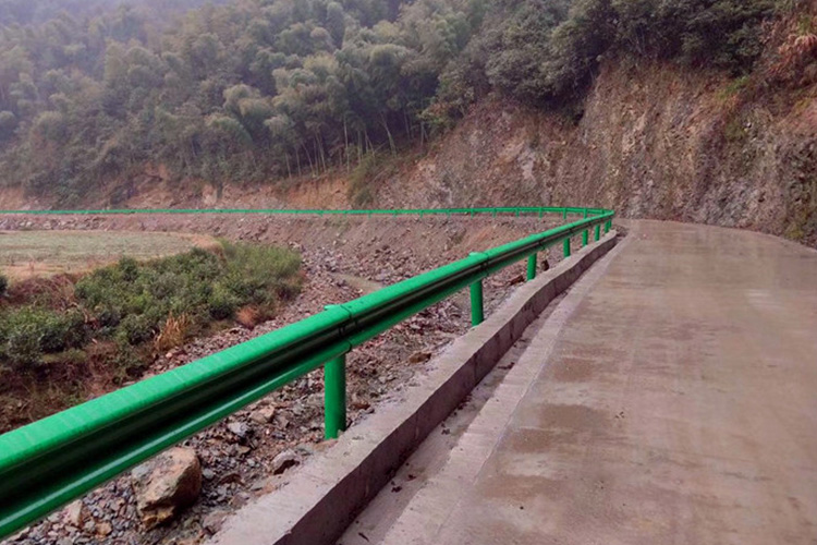 路側波形護欄