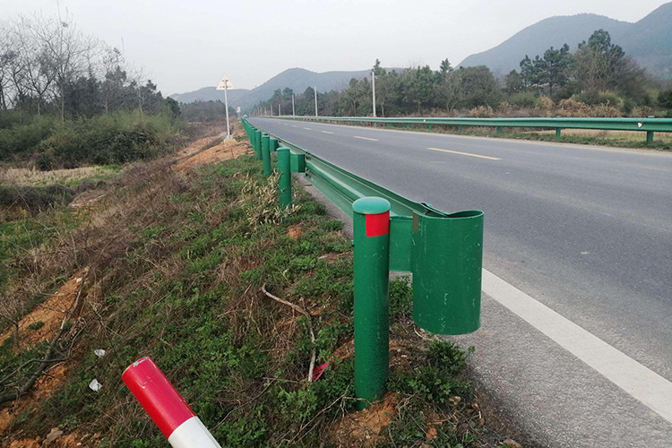 安順波形護欄