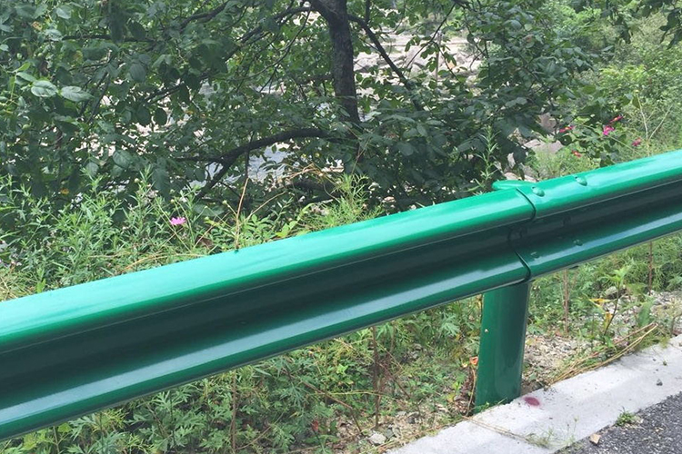 銅仁波形護(hù)欄