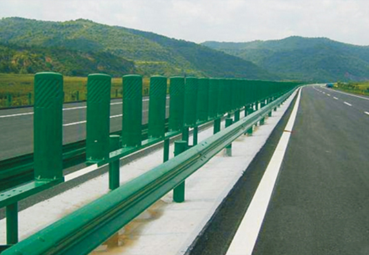 高速公路護(hù)欄